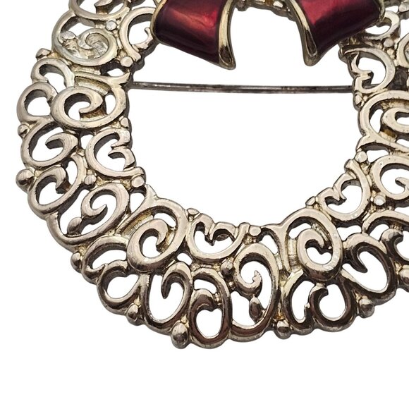 Vtg Wreath Brooch Pin Filigree Red Enamel Bow Pin Christmas Holiday Jewelry - Picture 6 of 11